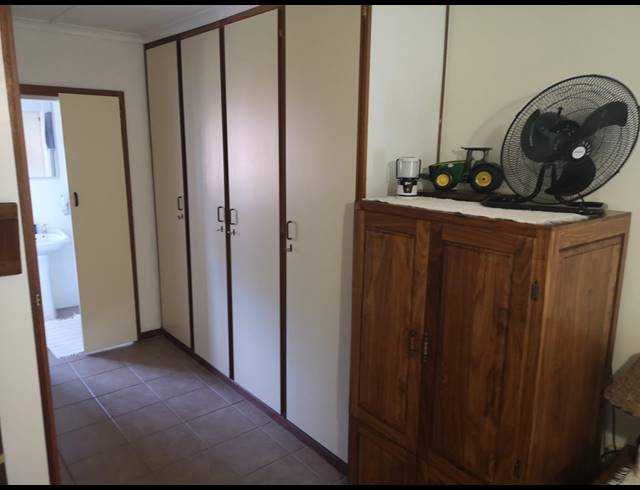 2 BEDROOM TOWNHOUSE TO LET IN HAYFIELDS